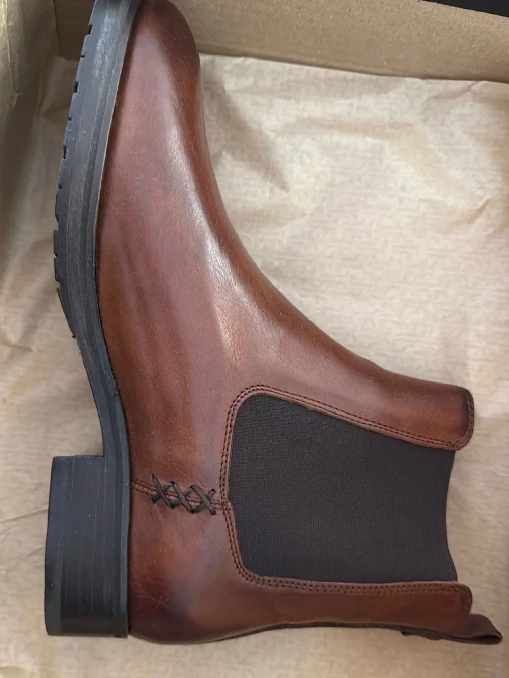 FRYE AND CO. Brown Leather Chukka Boot with Black Elastic Panels